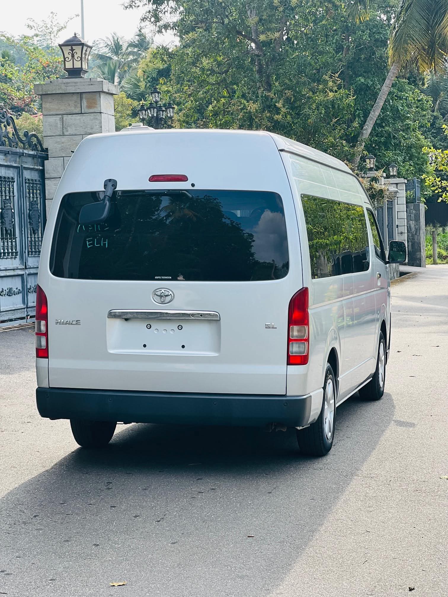 Toyota Hiace 2022 - சான்றளிக்கப்பட்டது வேன் sale in Sri Lanka - patpat.lk