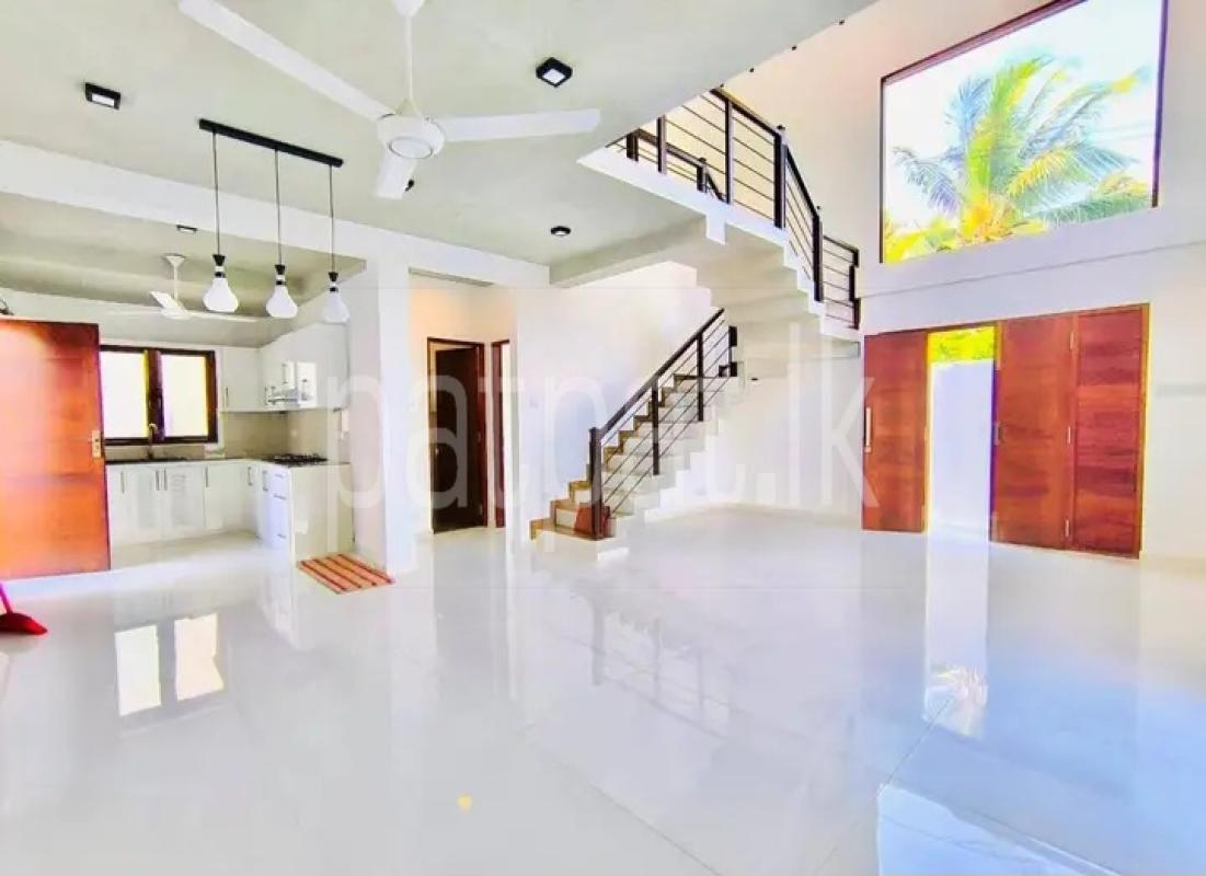 House for Sale in Athurugiriya