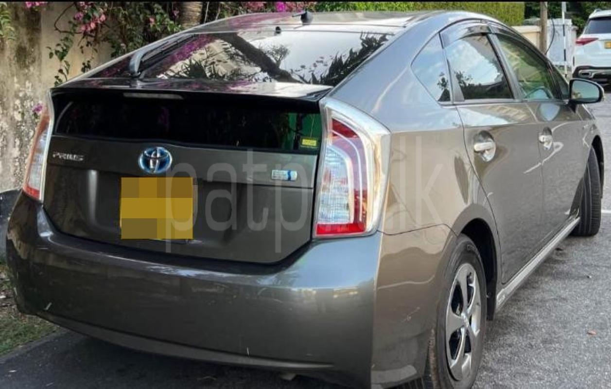 Toyota Prius 2013 - பயன்படுத்தப்பட்டது கார் sale in Sri Lanka - patpat.lk