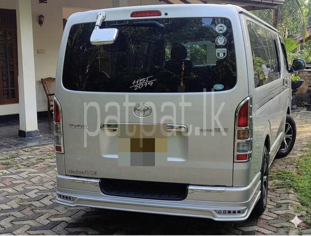 Toyota Hiace 2006 - Used Van sale in Sri Lanka - patpat.lk