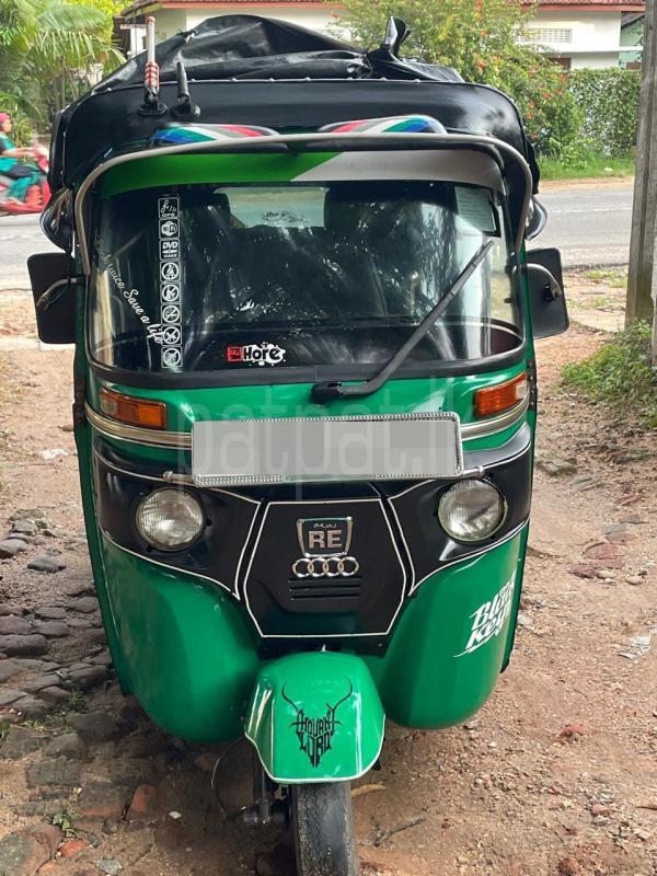 Bajaj Three Wheel 2015 - பயன்படுத்தப்பட்டது முச்சக்கர வண்டி sale in Sri Lanka - patpat.lk