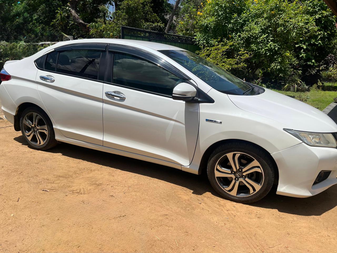 Honda Grace 2014 - Used Car sale in Sri Lanka - patpat.lk