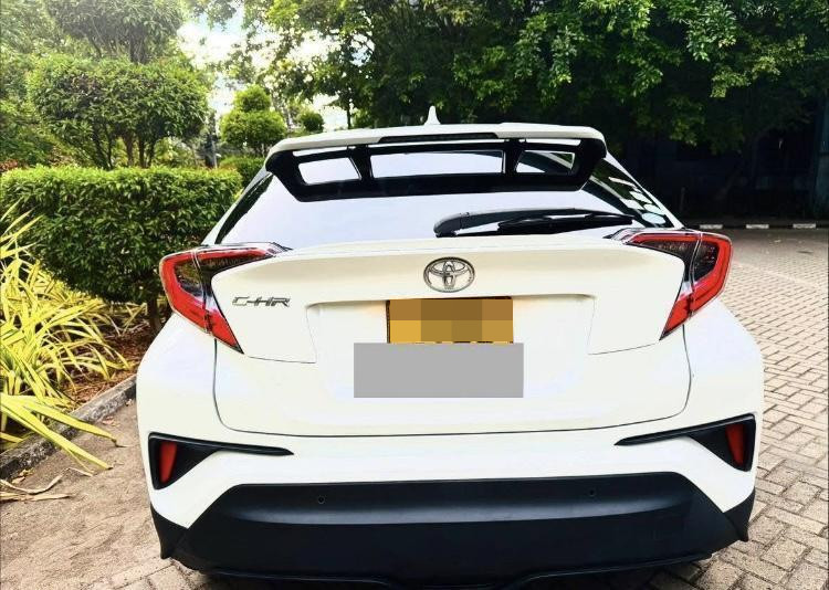 Toyota CHR 2017 - பயன்படுத்தப்பட்டது SUV sale in Sri Lanka - patpat.lk