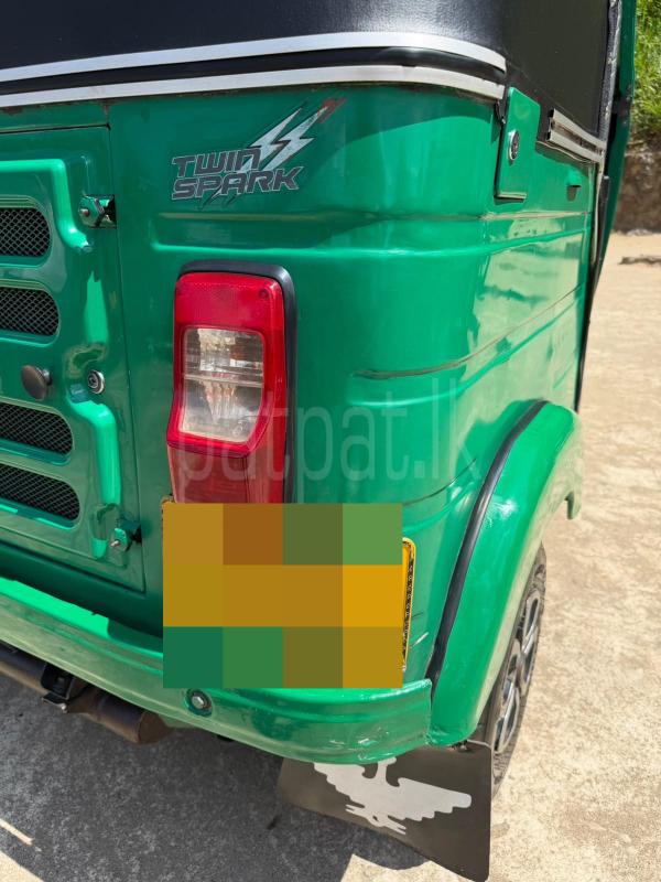 Bajaj 4 stroke 2017 - භාවිතා කරන ලද ත්‍රිරෝද රථය sale in Sri Lanka - patpat.lk