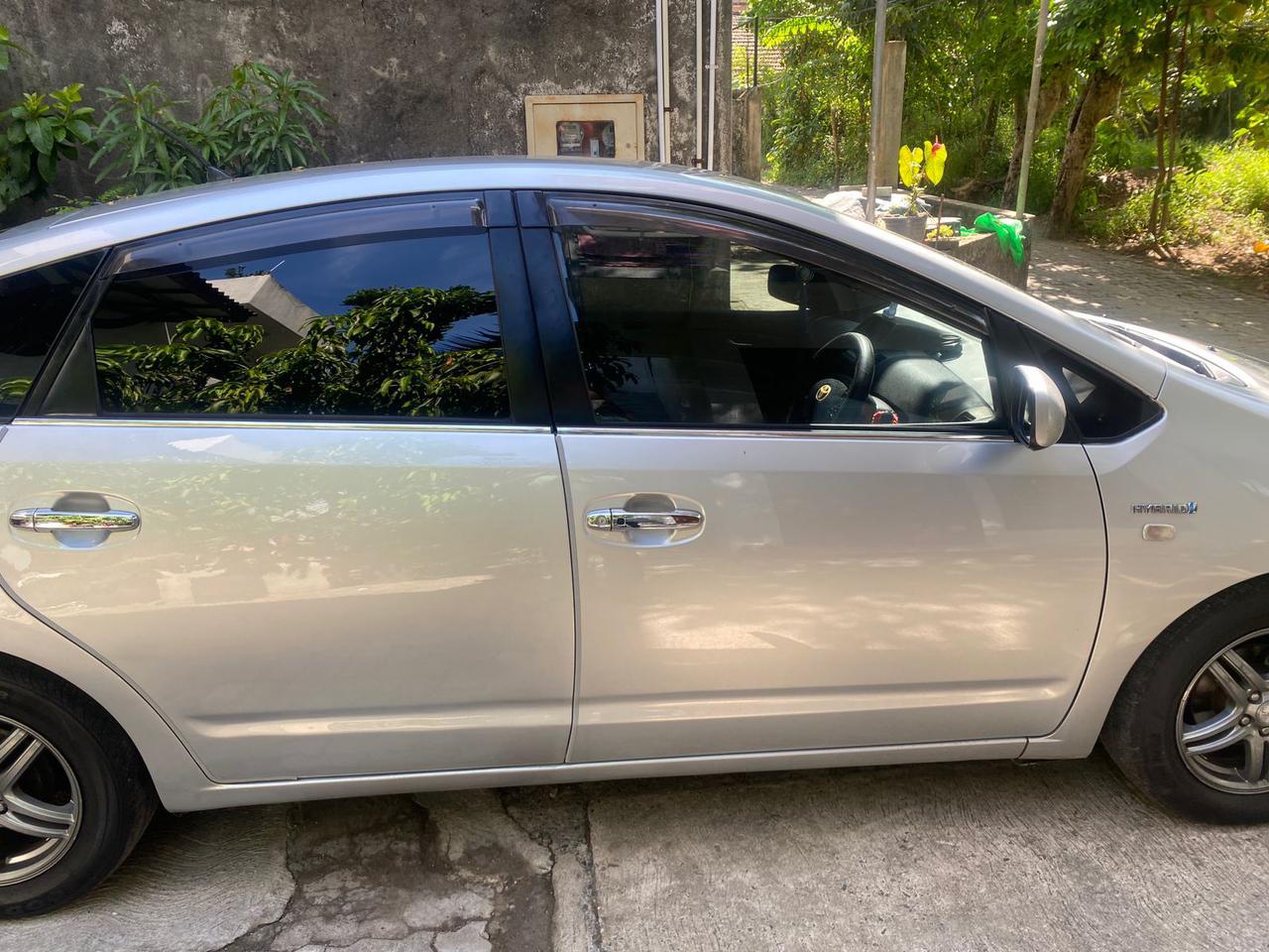 Toyota Prius 2009 - භාවිතා කරන ලද කාර් sale in Sri Lanka - patpat.lk