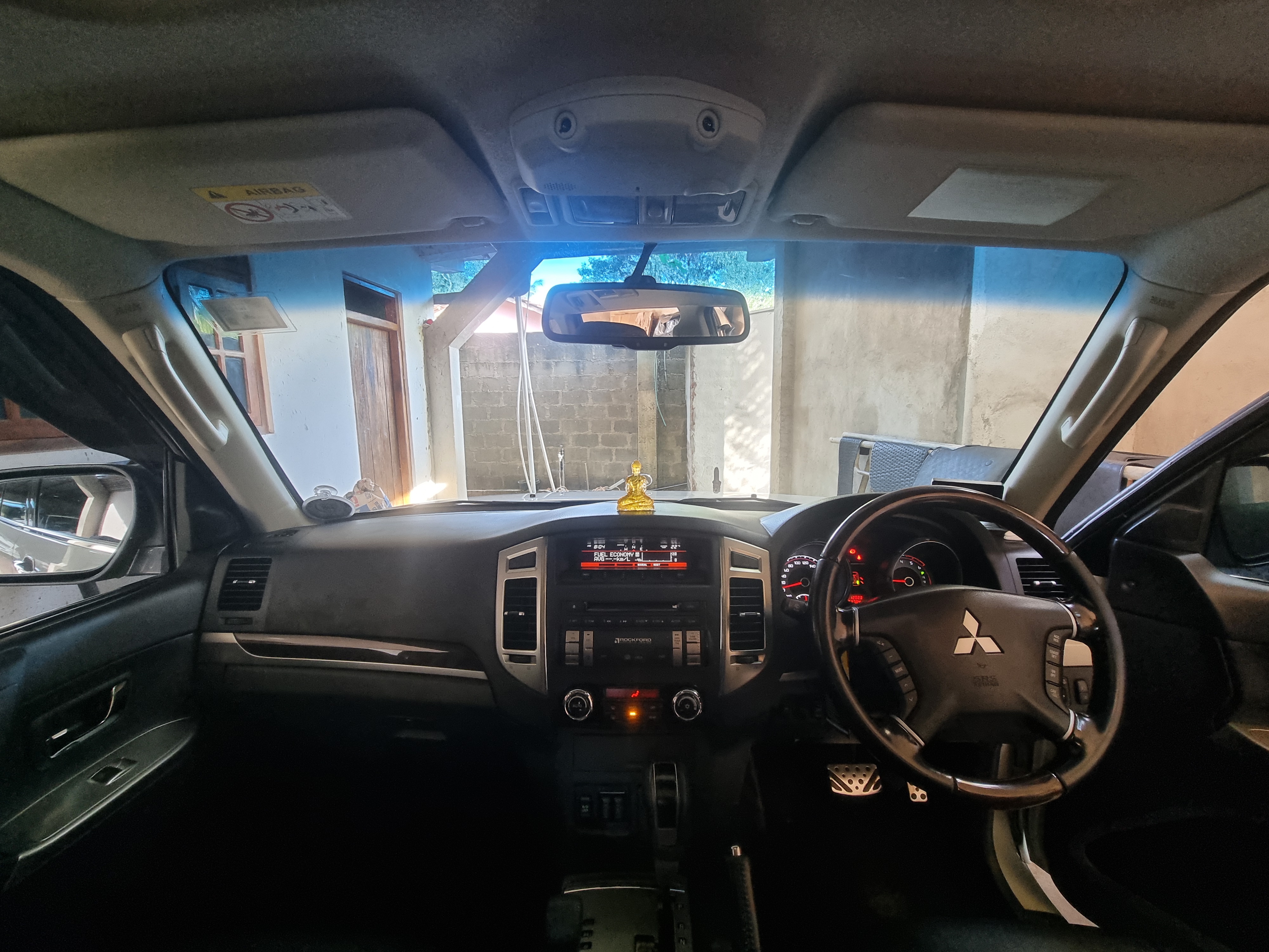 Mitsubishi Montero 2015 - Used SUV sale in Sri Lanka - patpat.lk