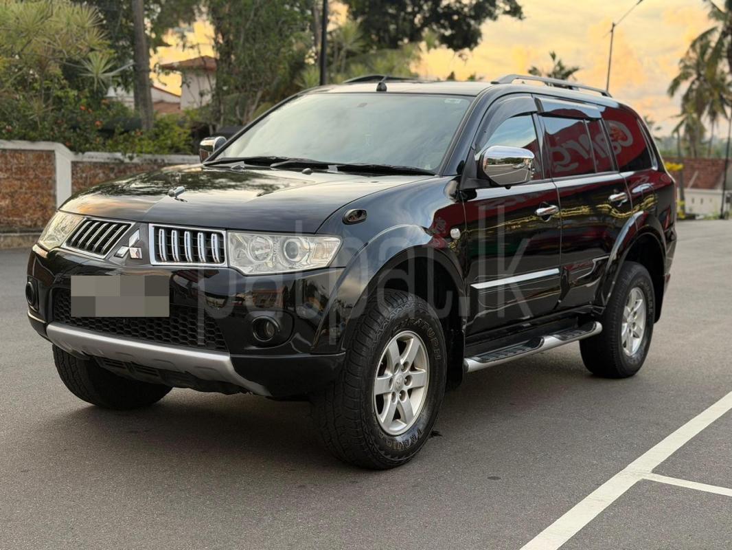 Mitsubishi Montero 2012 - பயன்படுத்தப்பட்டது SUV sale in Sri Lanka - patpat.lk