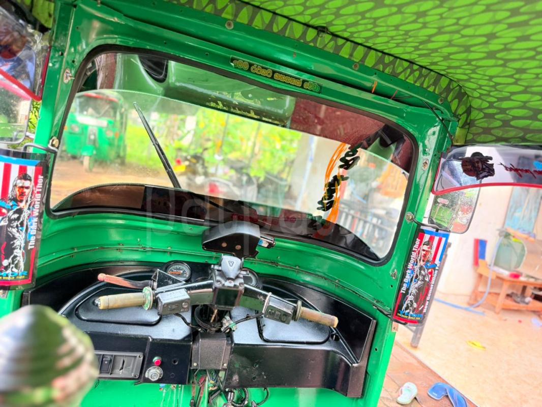 Bajaj 4 stroke 2011 - பயன்படுத்தப்பட்டது முச்சக்கர வண்டி sale in Sri Lanka - patpat.lk