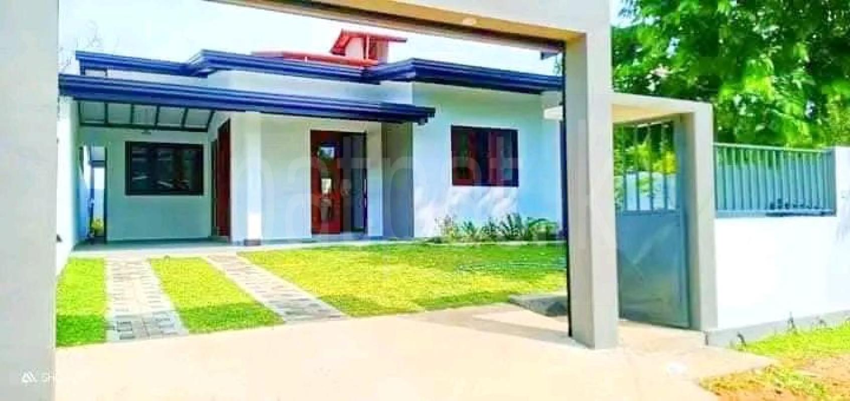 House for Sale in Athurugiriya