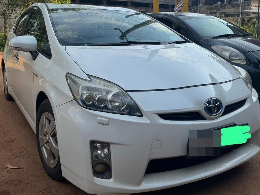 Toyota Prius 2011 - භාවිතා කරන ලද කාර් sale in Sri Lanka - patpat.lk