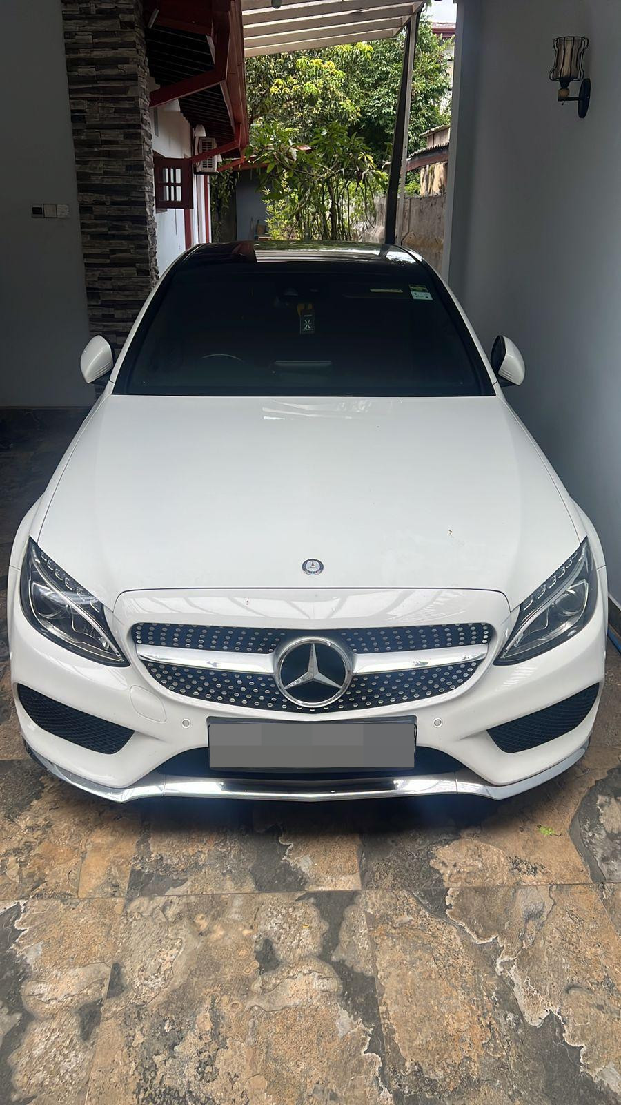 Mercedes Benz C300 2015 ads-image-1