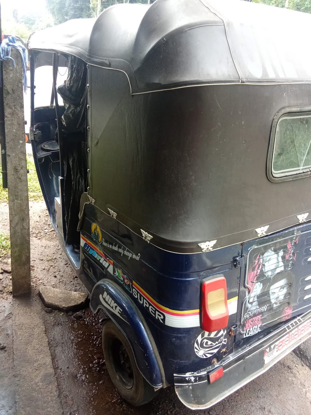 Bajaj 2 stroke 2003 - பயன்படுத்தப்பட்டது முச்சக்கர வண்டி sale in Sri Lanka - patpat.lk