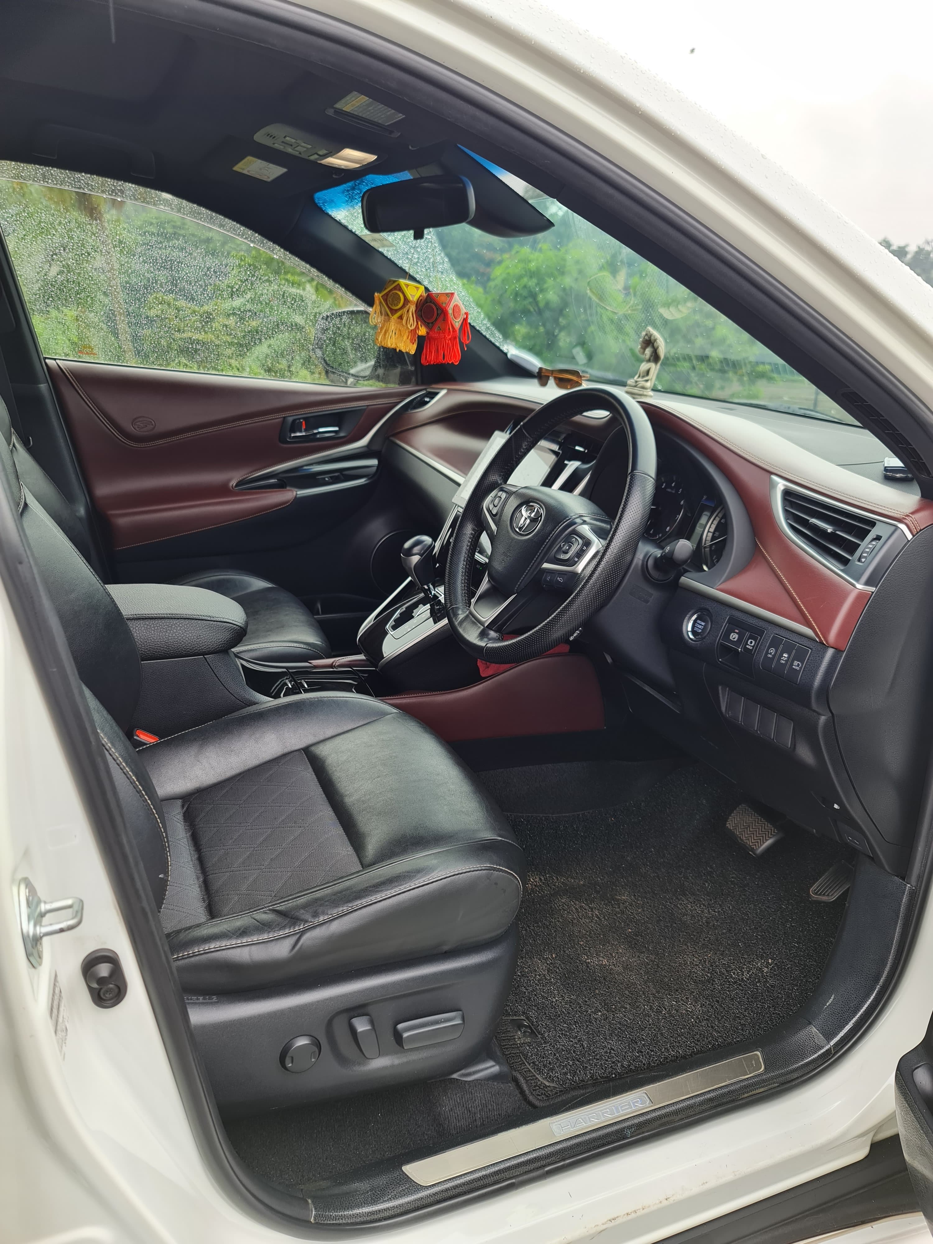 Toyota Harrier 2017 - பயன்படுத்தப்பட்டது SUV sale in Sri Lanka - patpat.lk
