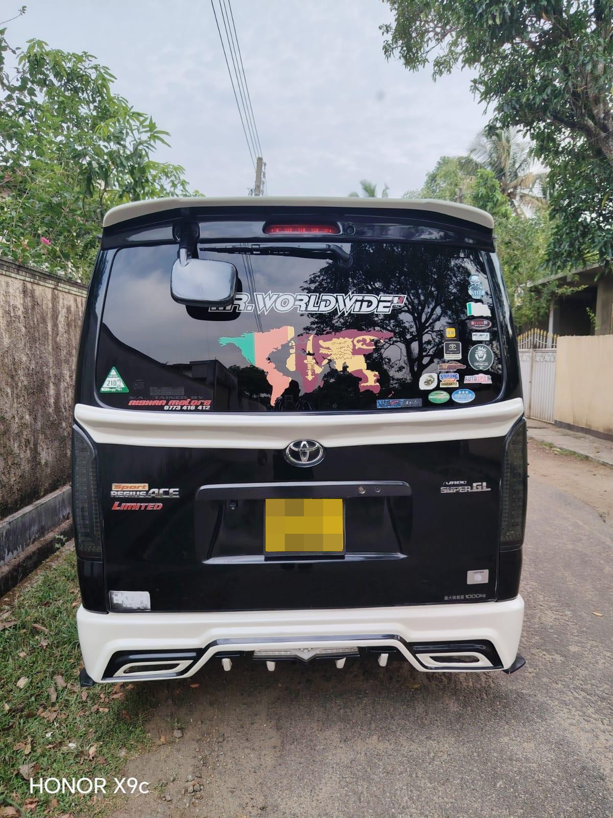 Toyota Hiace 2017 - பயன்படுத்தப்பட்டது வேன் sale in Sri Lanka - patpat.lk