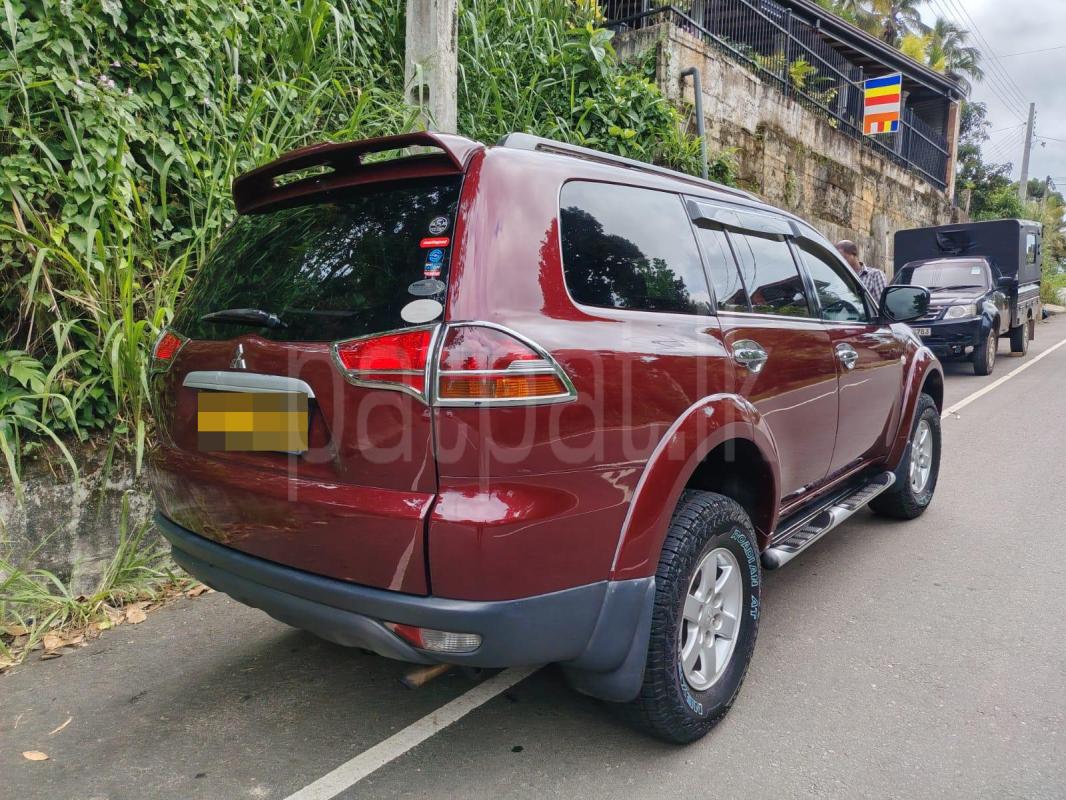 Mitsubishi Montero 2012 - பயன்படுத்தப்பட்டது SUV sale in Sri Lanka - patpat.lk