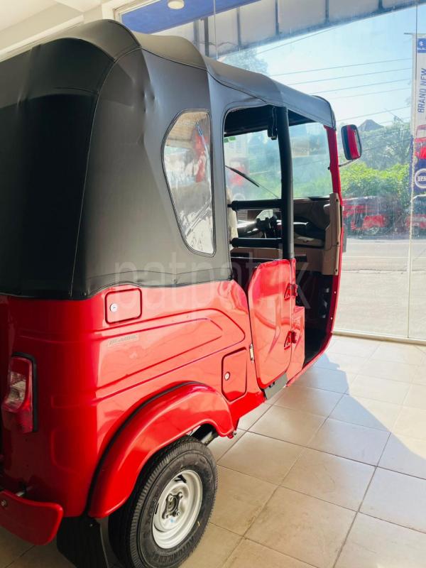 Bajaj Three Wheel 2026 - சான்றளிக்கப்பட்டது முச்சக்கர வண்டி sale in Sri Lanka - patpat.lk