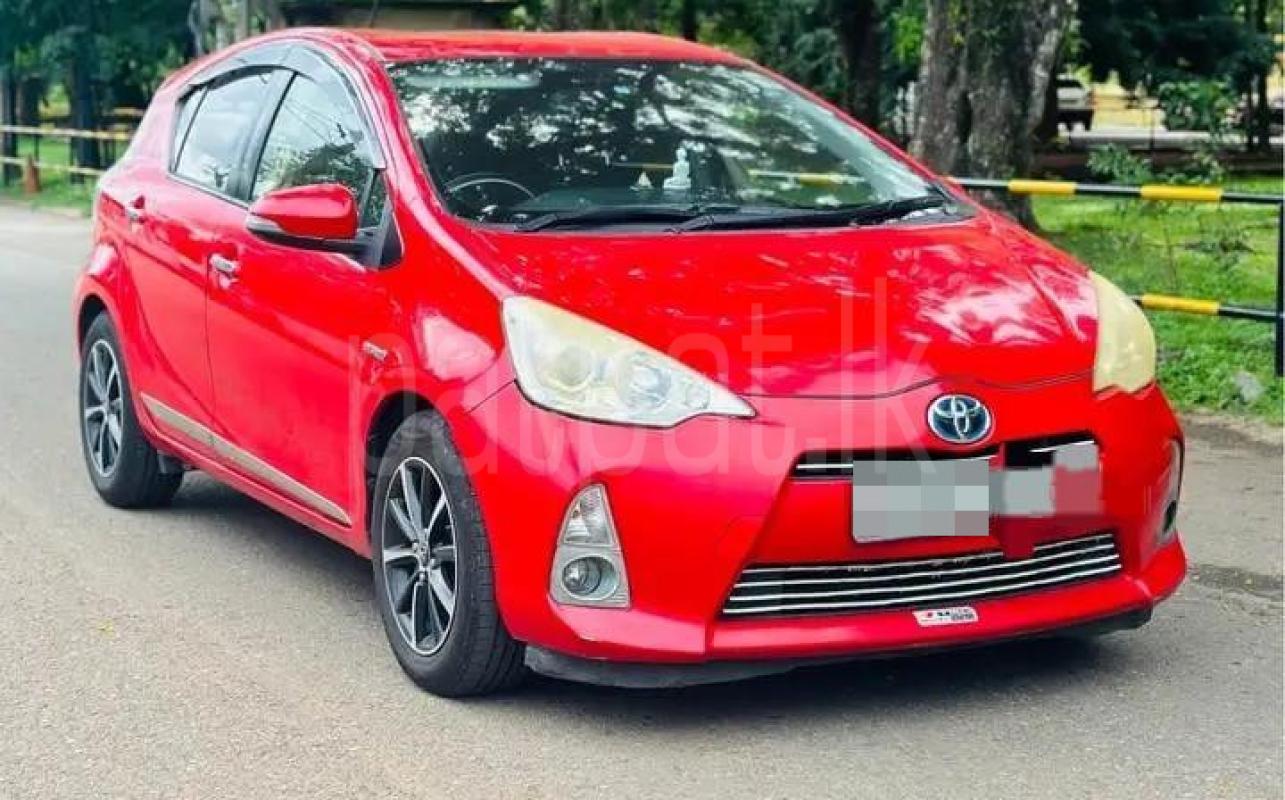 Toyota Aqua 2013 - பயன்படுத்தப்பட்டது கார் sale in Sri Lanka - patpat.lk