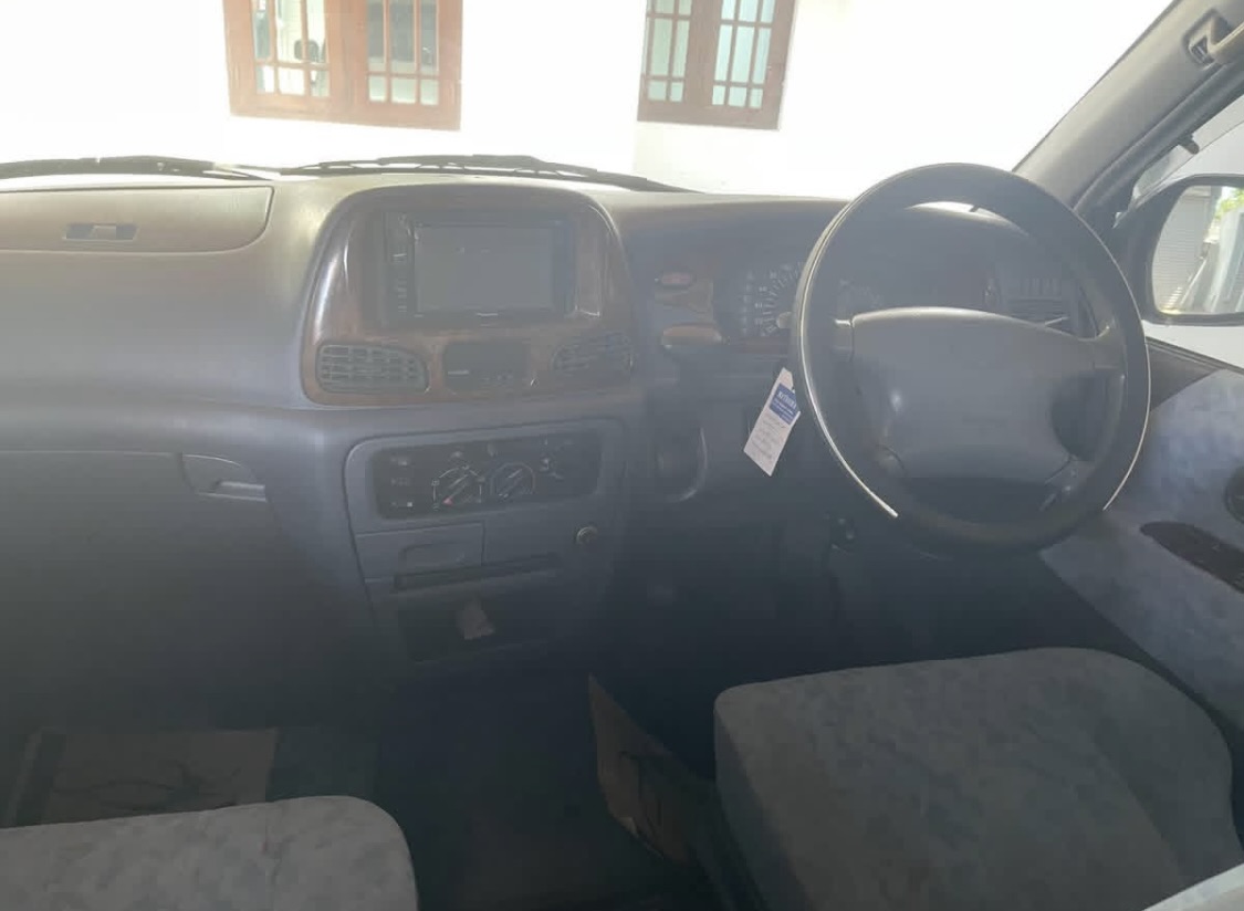 Toyota Noah 2006 - Used Van sale in Sri Lanka - patpat.lk