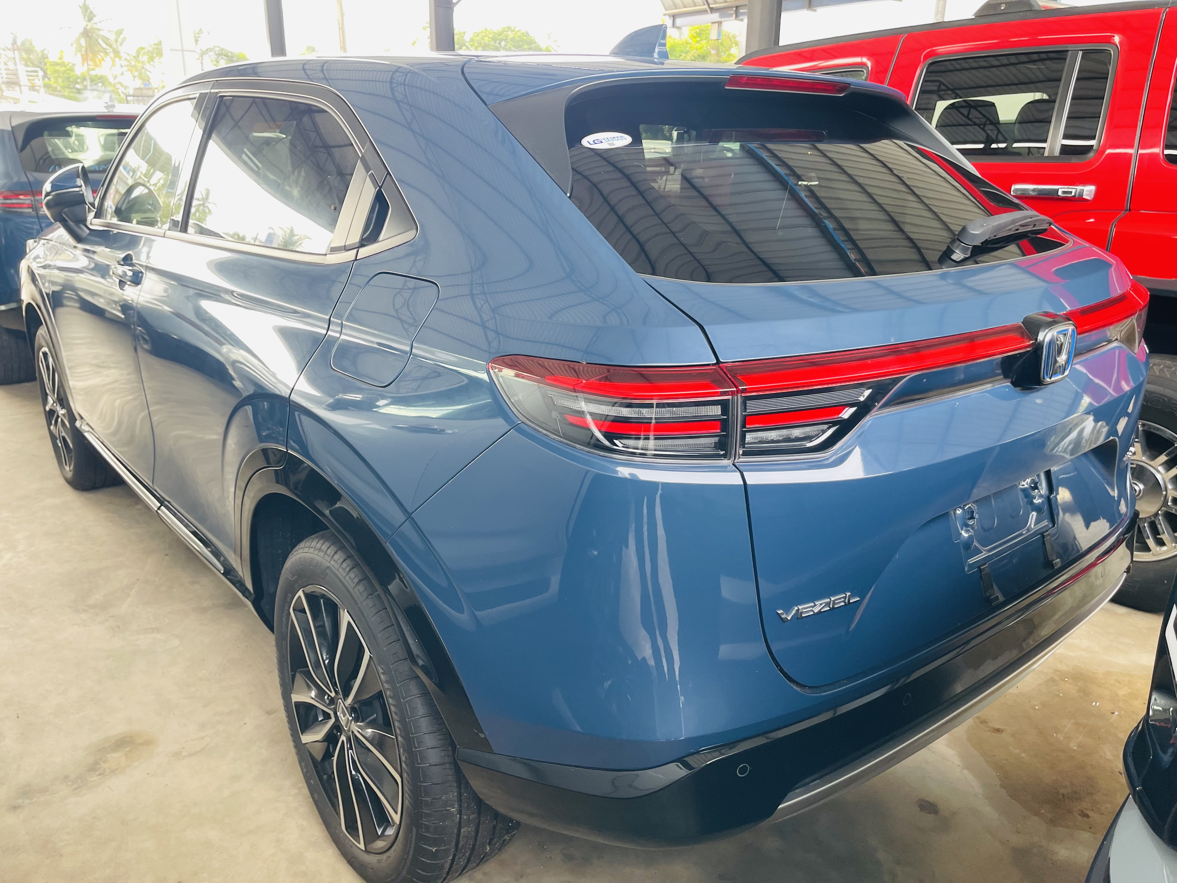Honda Vezel 2024 - Reconditioned SUV sale in Sri Lanka - patpat.lk
