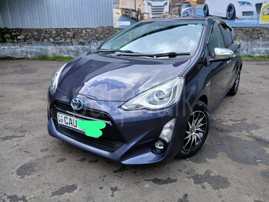 Toyota Aqua 2013 - பயன்படுத்தப்பட்டது கார் sale in Sri Lanka - patpat.lk