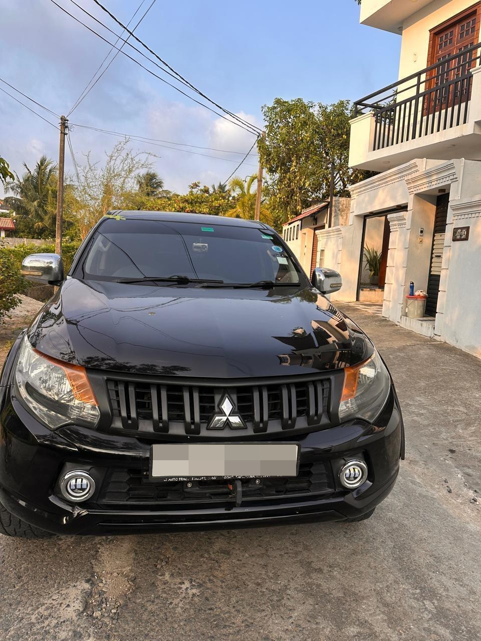 Mitsubishi L200 2016 - பயன்படுத்தப்பட்டது SUV sale in Sri Lanka - patpat.lk