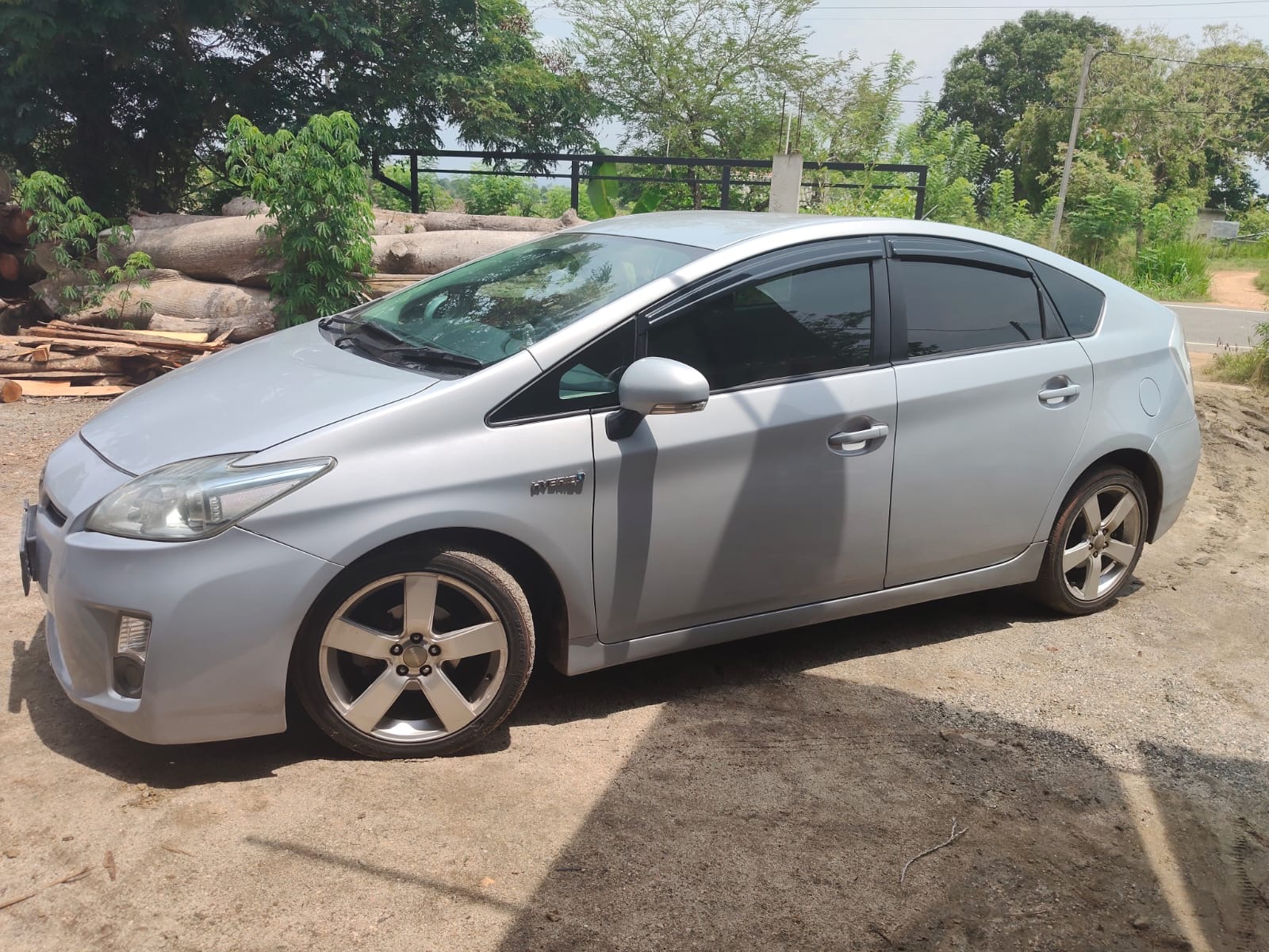 Toyota Prius 2011 - பயன்படுத்தப்பட்டது கார் sale in Sri Lanka - patpat.lk