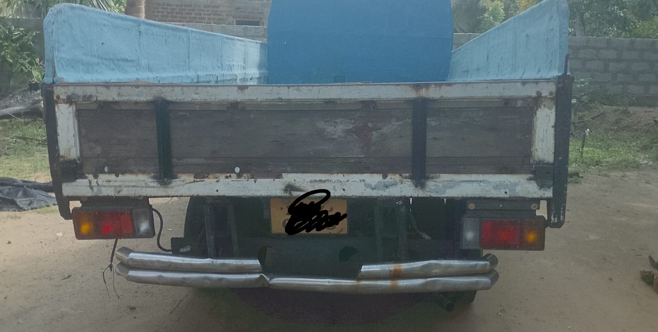 Toyota Dyna 1992 - பயன்படுத்தப்பட்டது டிரக் sale in Sri Lanka - patpat.lk