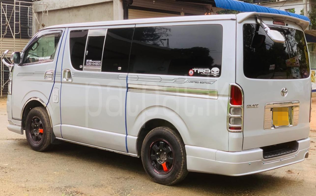 Toyota Hiace 2007 - பயன்படுத்தப்பட்டது வேன் sale in Sri Lanka - patpat.lk