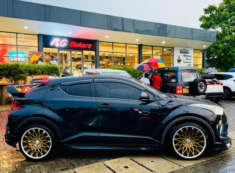 Toyota CHR 2017 - பயன்படுத்தப்பட்டது SUV sale in Sri Lanka - patpat.lk