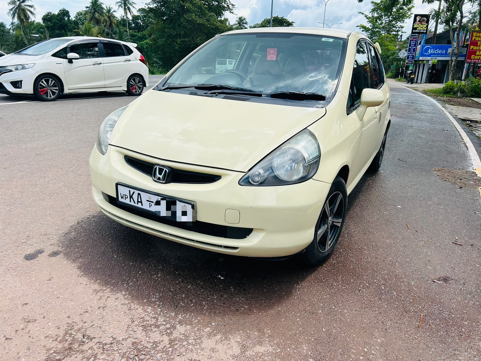 Honda Fit 2002 - பயன்படுத்தப்பட்டது கார் sale in Sri Lanka - patpat.lk