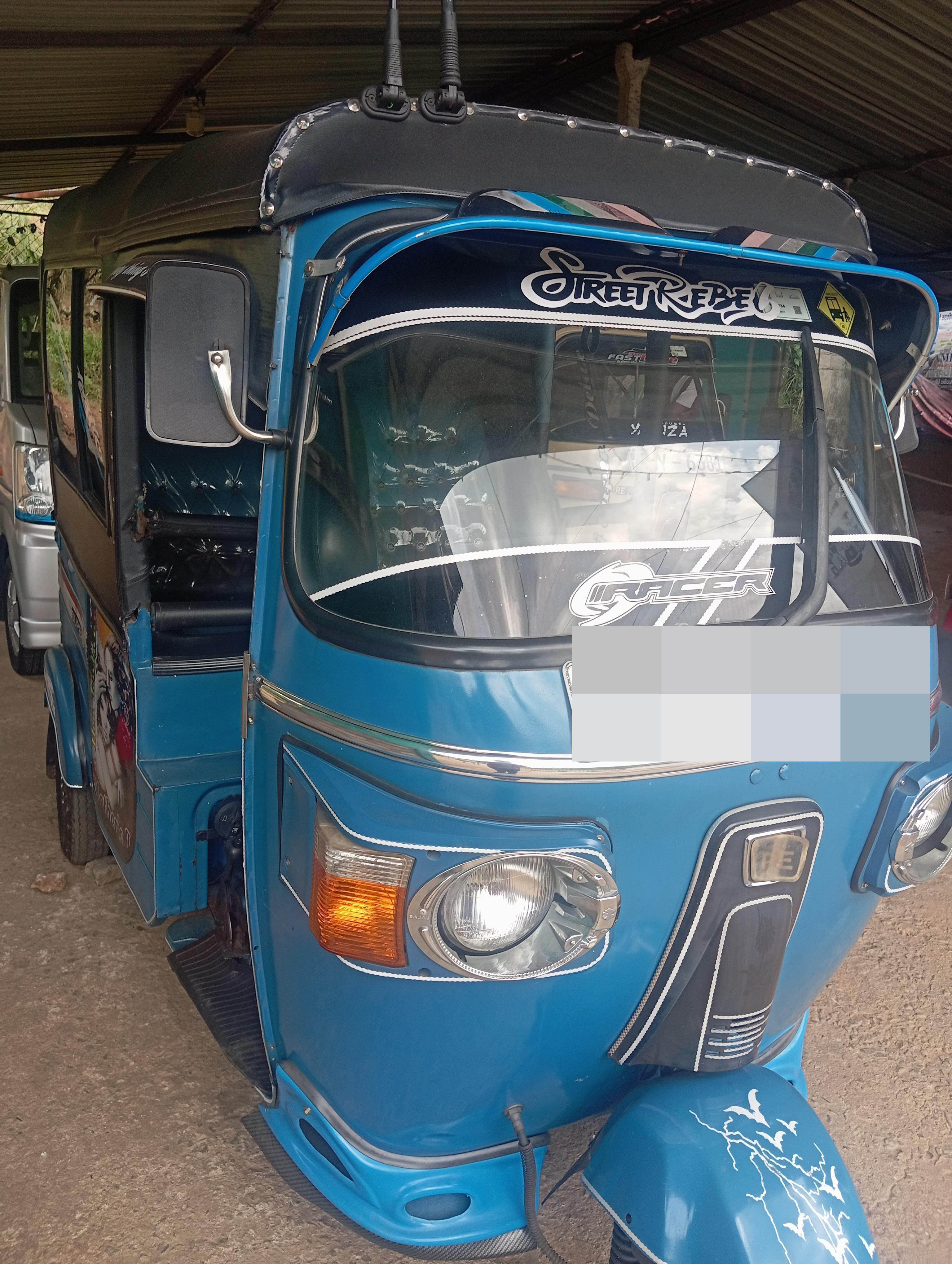 Bajaj 4 stroke 2011 - பயன்படுத்தப்பட்டது முச்சக்கர வண்டி sale in Sri Lanka - patpat.lk