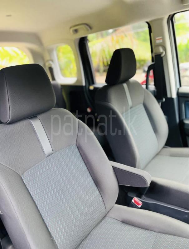 Toyota Roomy 2023 - சான்றளிக்கப்பட்டது வேன் sale in Sri Lanka - patpat.lk