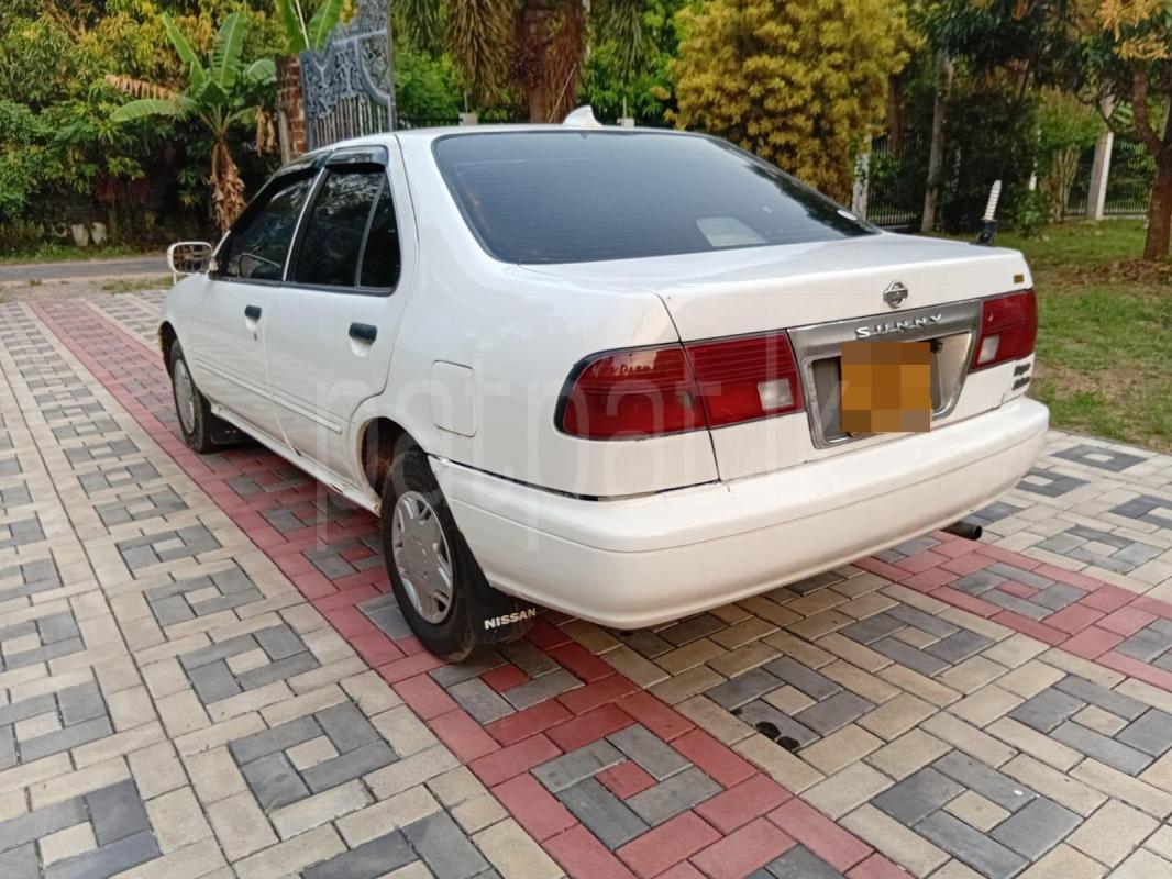 Nissan Sunny 1990 - பயன்படுத்தப்பட்டது கார் sale in Sri Lanka - patpat.lk