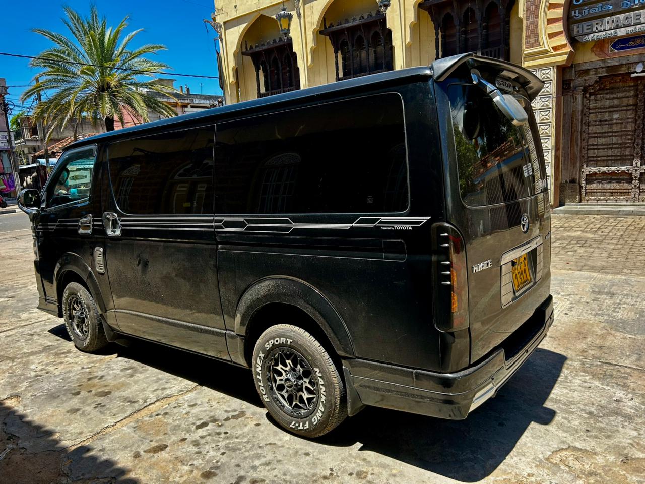 Toyota Hiace 2008 - பயன்படுத்தப்பட்டது வேன் sale in Sri Lanka - patpat.lk