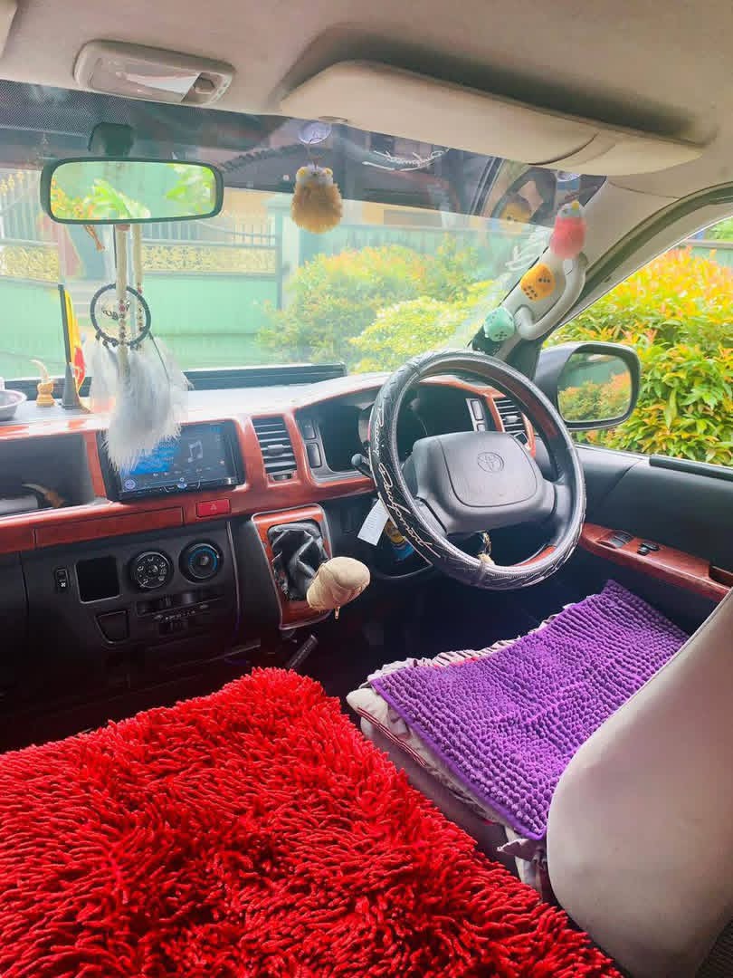 Toyota Hiace 2009 - பயன்படுத்தப்பட்டது வேன் sale in Sri Lanka - patpat.lk