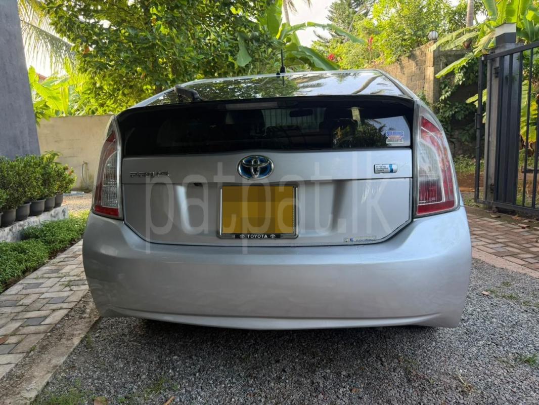 Toyota Prius 2013 - மறுசீரமைக்கப்பட்டது கார் sale in Sri Lanka - patpat.lk