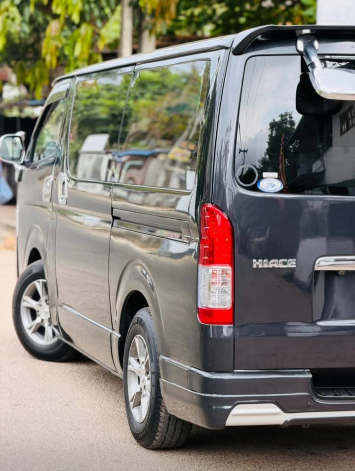 Toyota Hiace 2006 - Used Van sale in Sri Lanka - patpat.lk