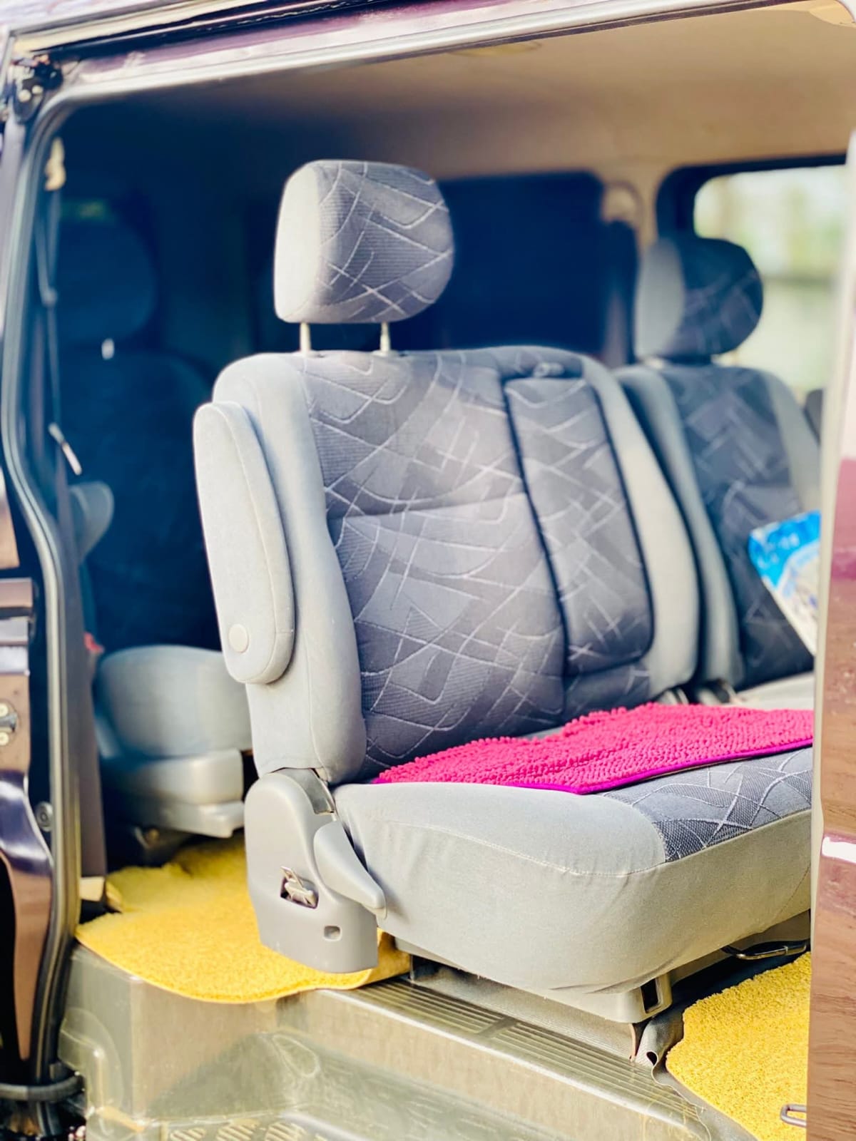 Toyota Hiace 2015 - භාවිතා කරන ලද වෑන් රථය sale in Sri Lanka - patpat.lk