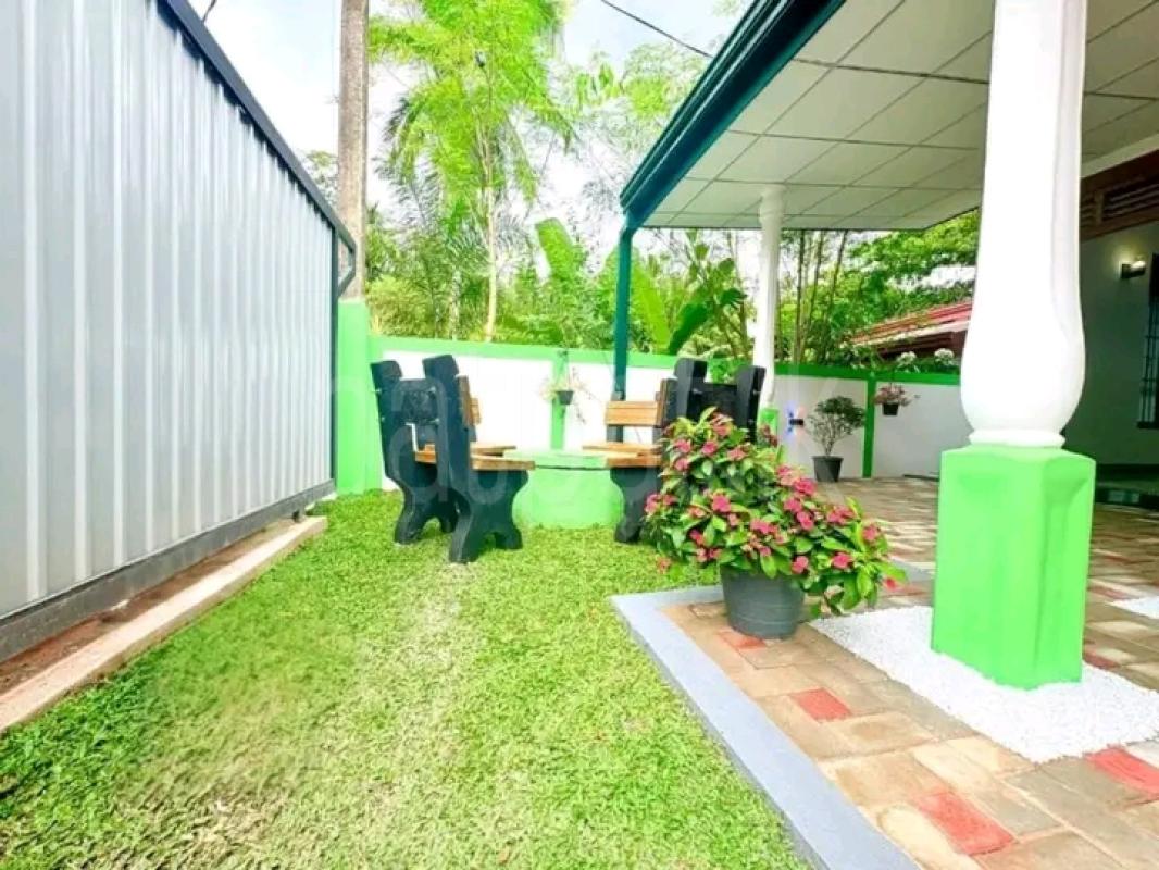House for Sale in Weliveriya ads-image-1