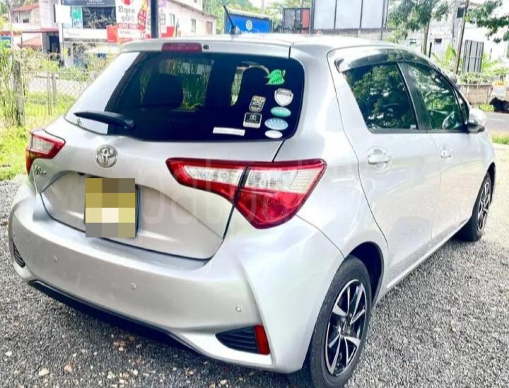 Toyota Vitz 2017 - பயன்படுத்தப்பட்டது கார் sale in Sri Lanka - patpat.lk