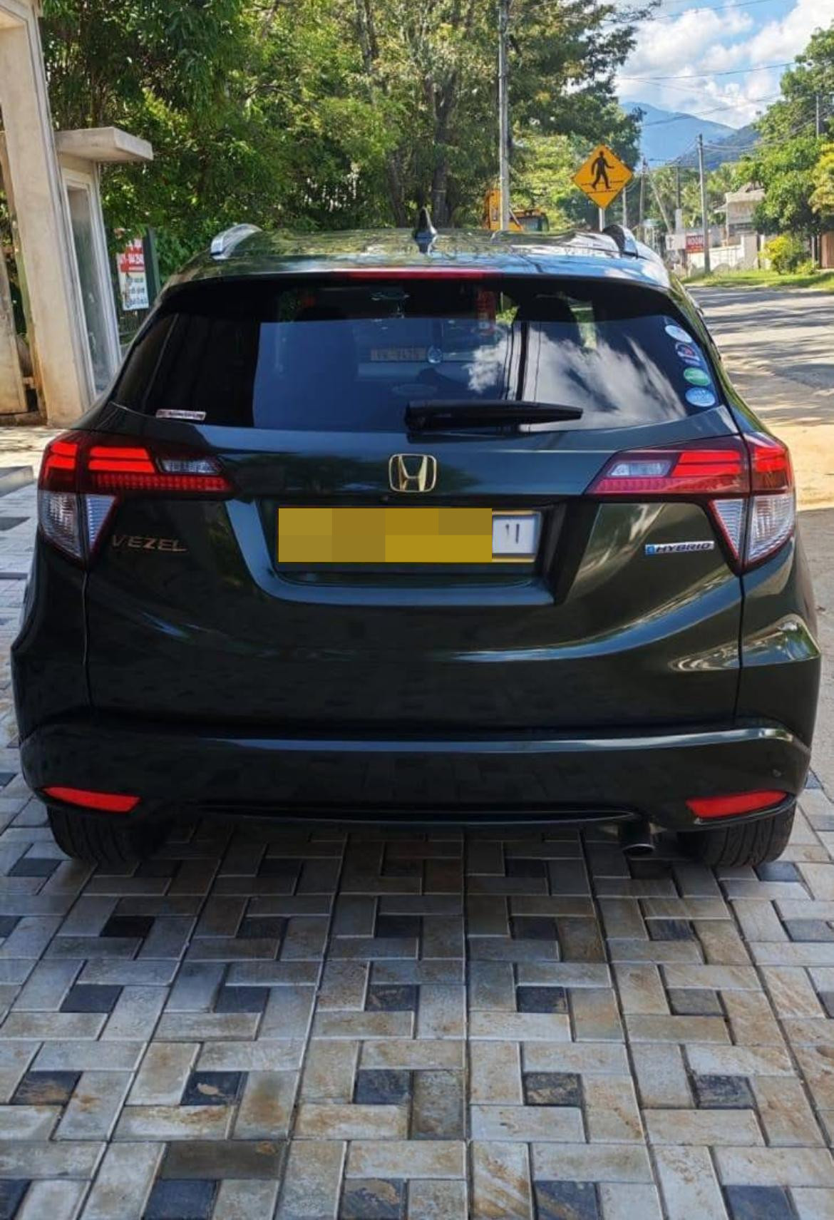 Honda Vezel 2014 - பயன்படுத்தப்பட்டது SUV sale in Sri Lanka - patpat.lk