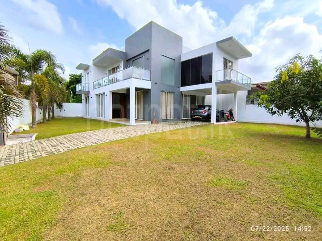 House for Sale in Athurugiriya