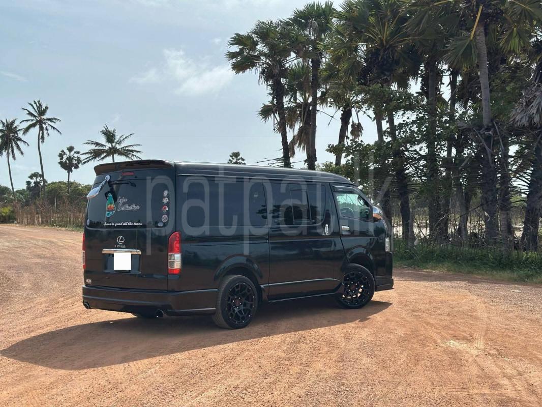 Toyota Hiace 2007 - பயன்படுத்தப்பட்டது வேன் sale in Sri Lanka - patpat.lk