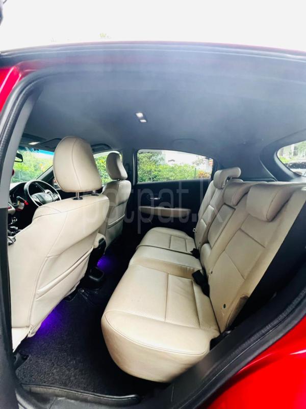 Honda Vezel 2015 - பயன்படுத்தப்பட்டது SUV sale in Sri Lanka - patpat.lk