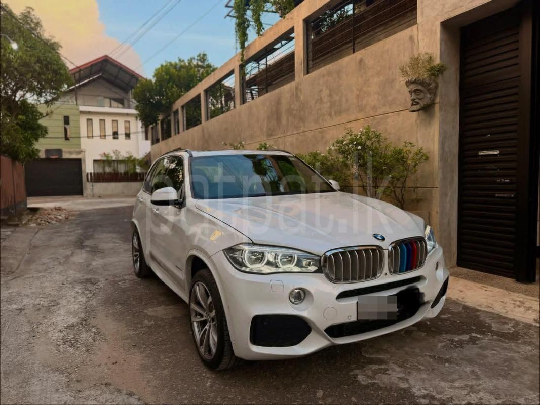 BMW X5 2017 - භාවිතා කරන ලද SUV රථය sale in Sri Lanka - patpat.lk