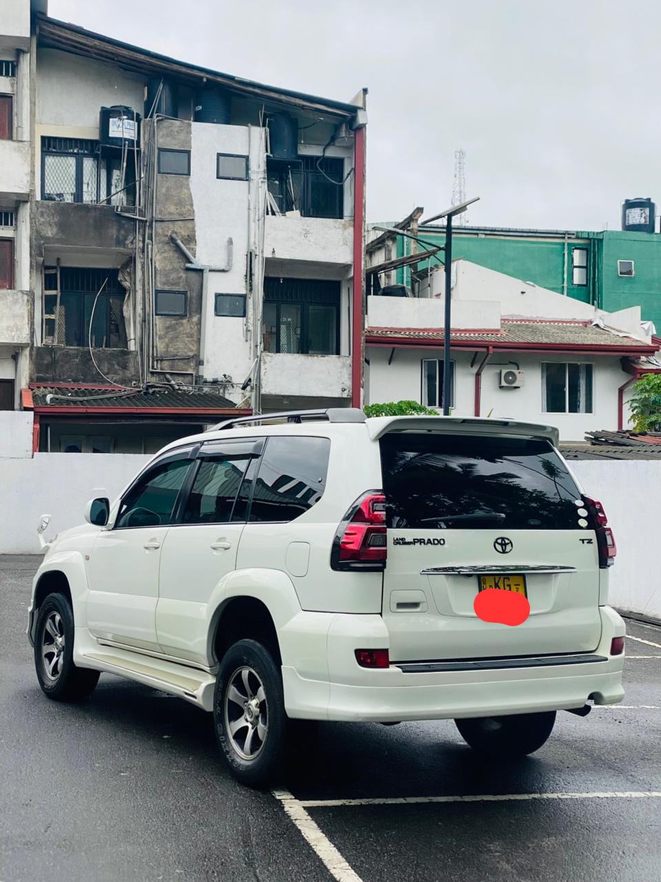 Toyota Land Cruiser Prado 2003 - பயன்படுத்தப்பட்டது SUV sale in Sri Lanka - patpat.lk