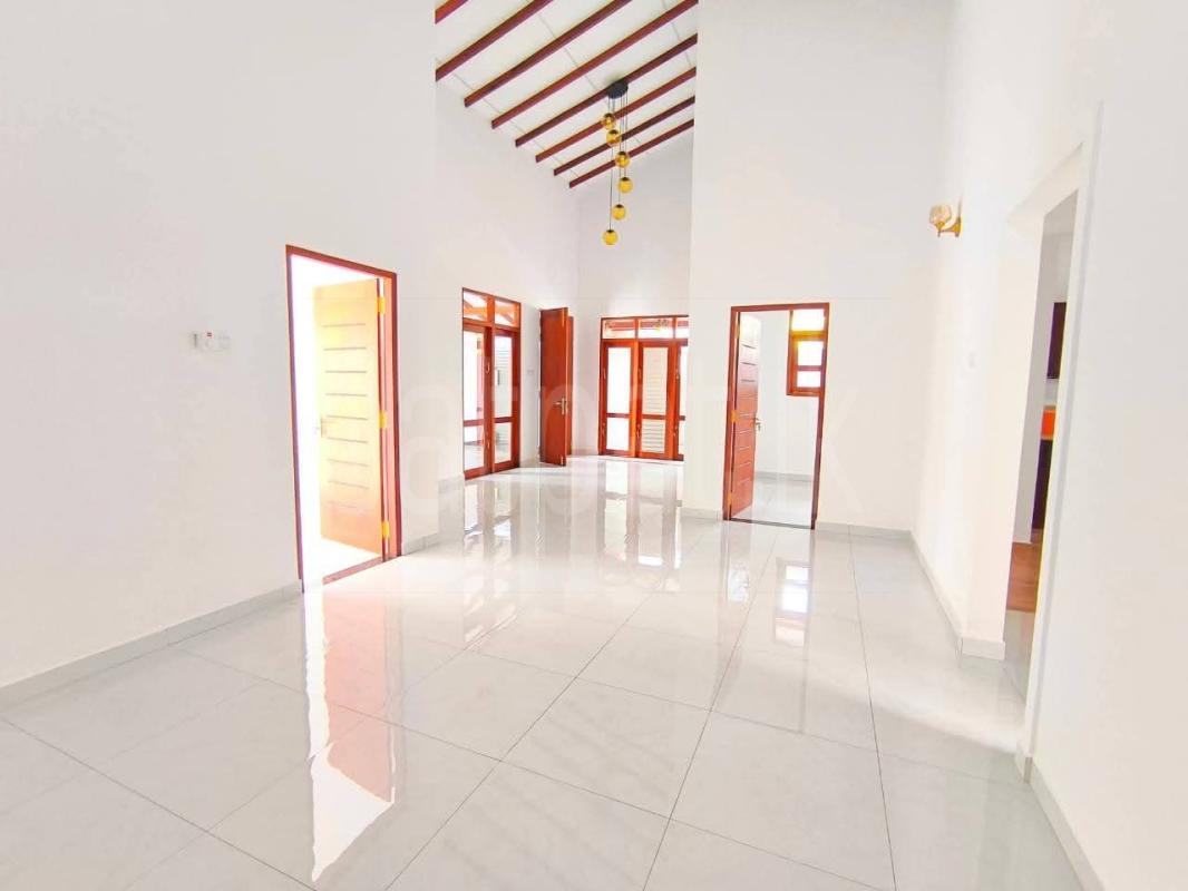 House for Sale in Athurugiriya ads-image-1