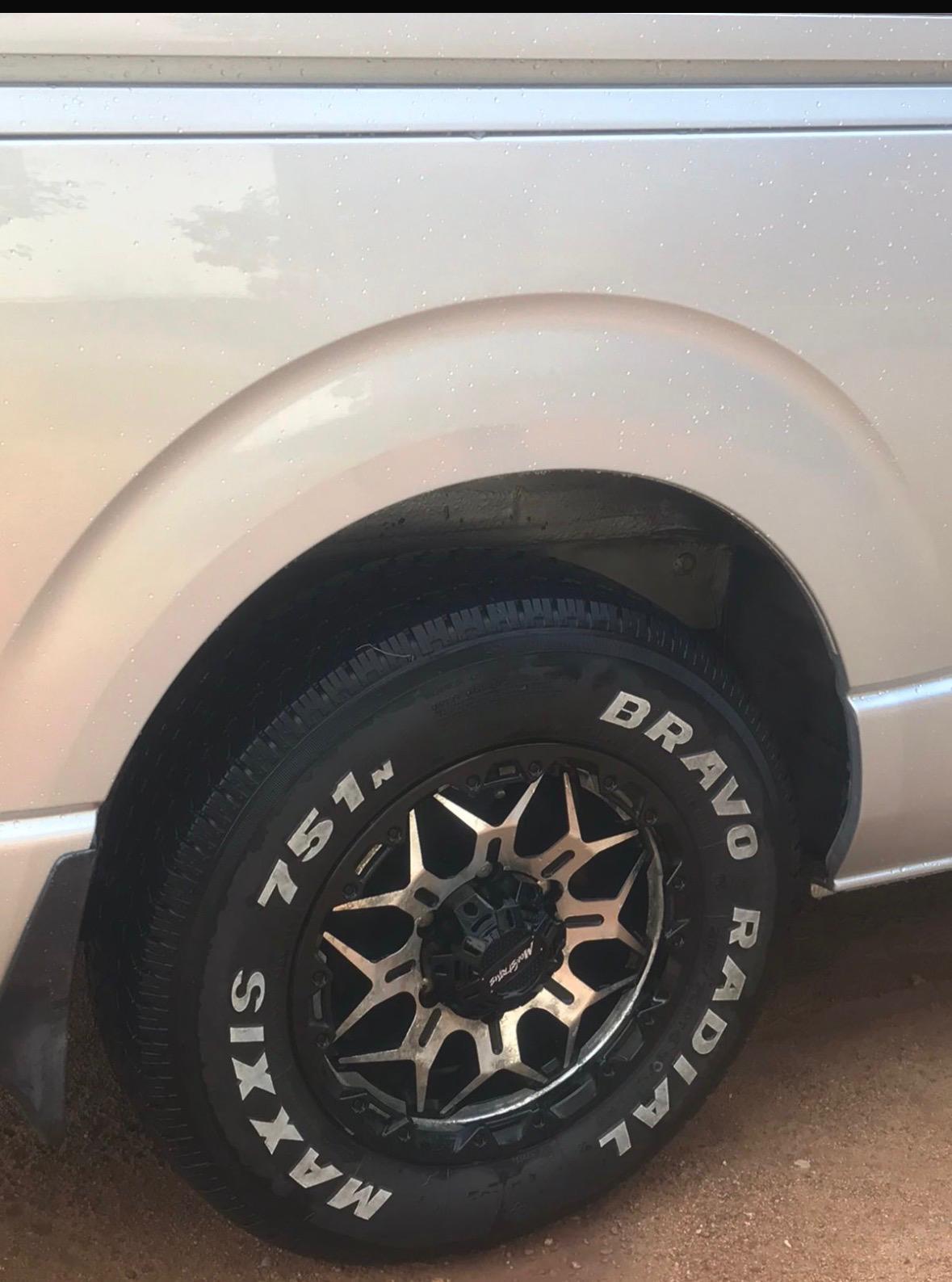 Toyota Hiace 2011 - பயன்படுத்தப்பட்டது வேன் sale in Sri Lanka - patpat.lk