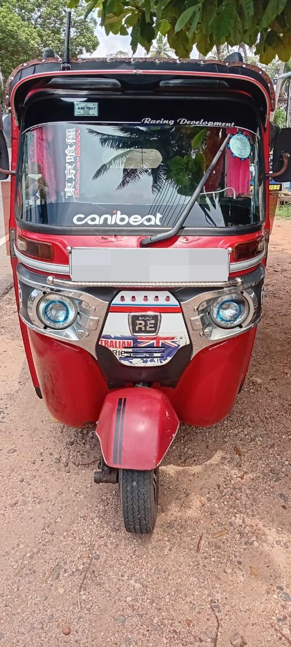 Bajaj Three Wheel 2015 ads-image-1