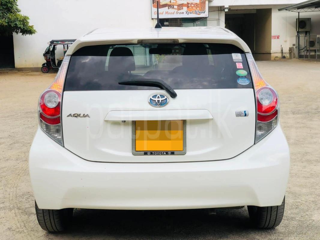 Toyota Aqua 2013 - பயன்படுத்தப்பட்டது கார் sale in Sri Lanka - patpat.lk